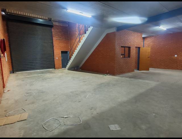 243M² WAREHOUSE TO LET IN ORMONDE